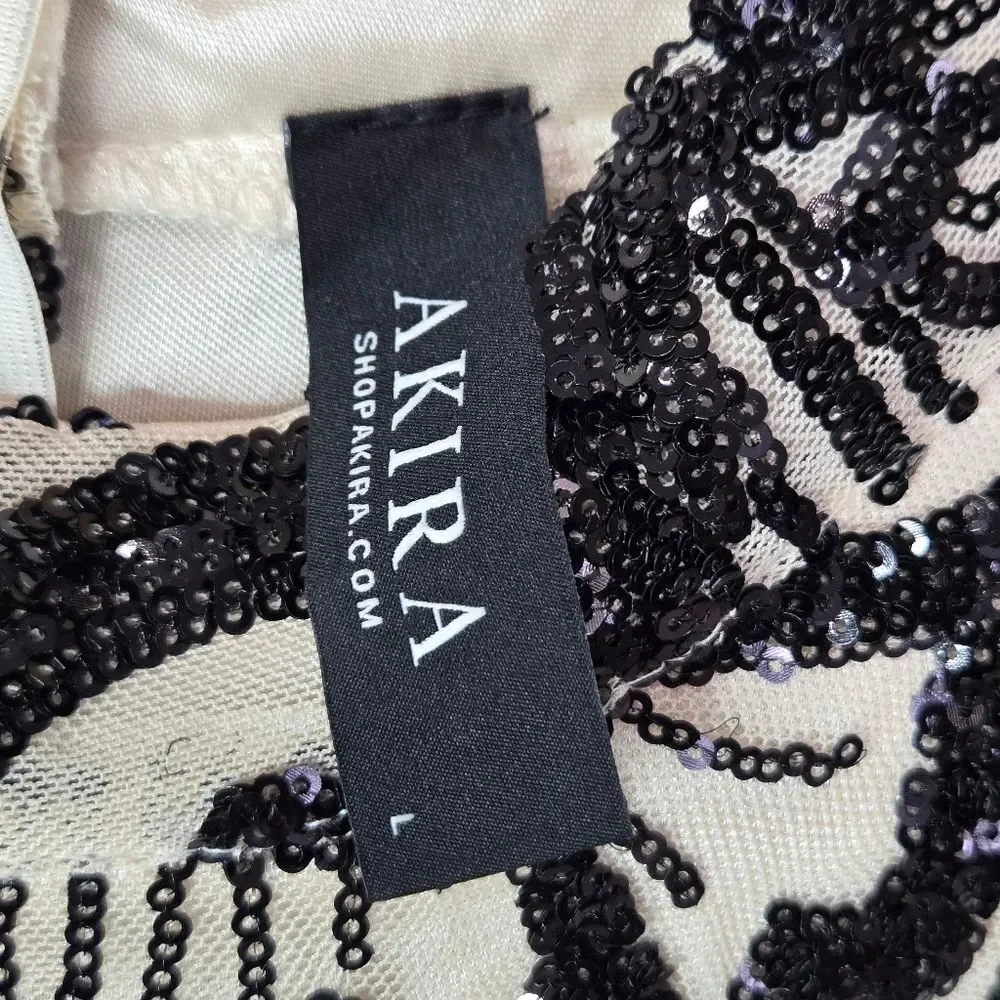 AKIRA cream black